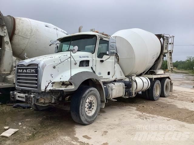 Mack GU813 Други