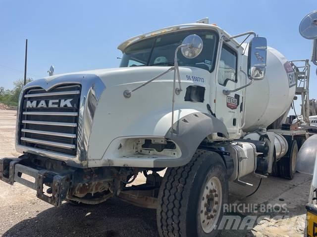 Mack GU813 Други