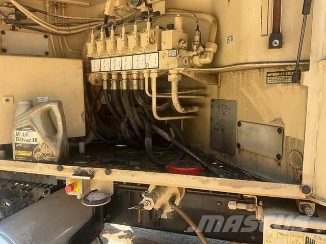 Mack GU813 Бетонопомпи
