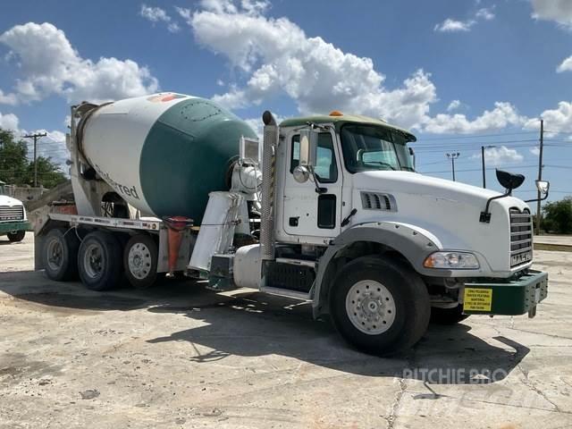 Mack GU813 Други