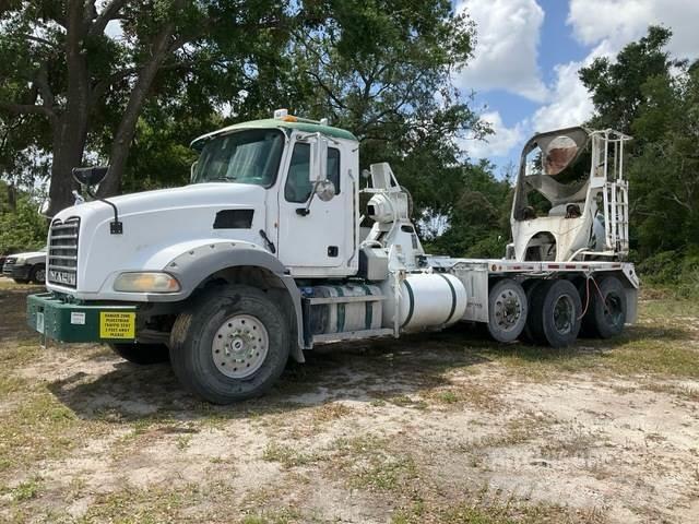 Mack GU813 Други
