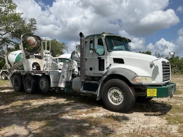 Mack GU813 Други