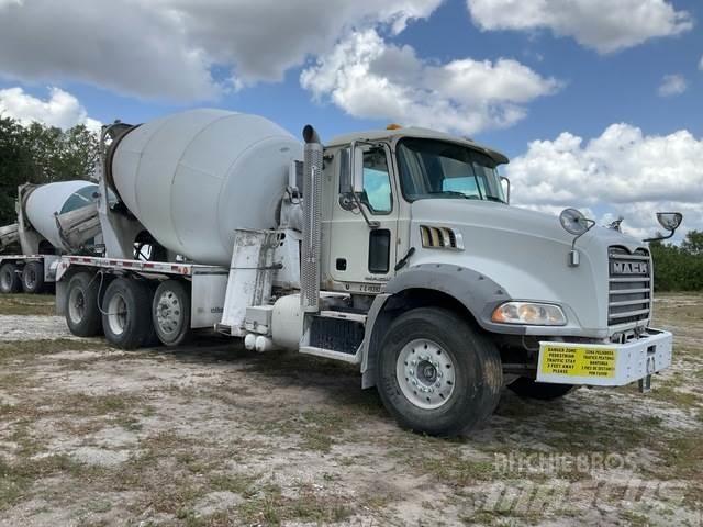 Mack GU813 Други