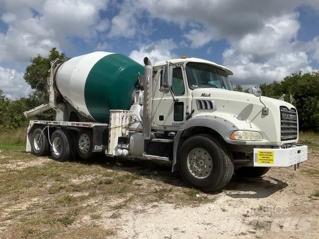 Mack GU813 Други