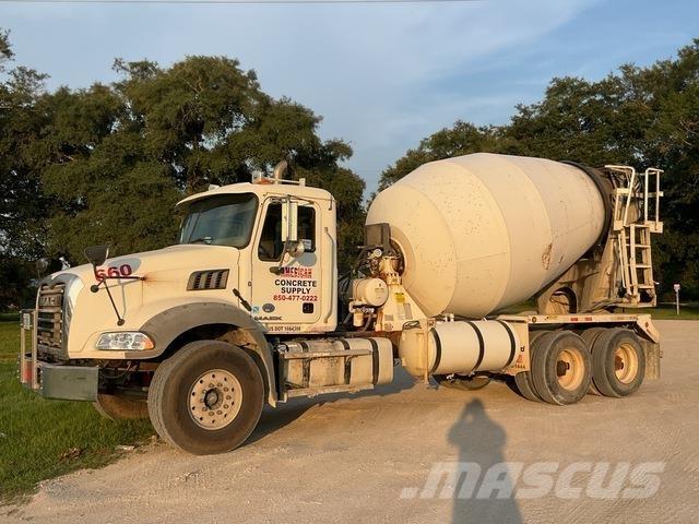 Mack GU813 Други