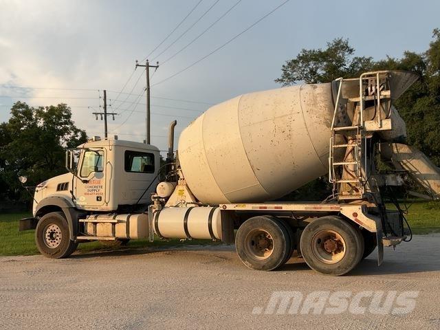 Mack GU813 Други