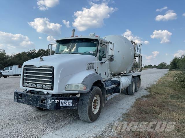 Mack GU813 Други