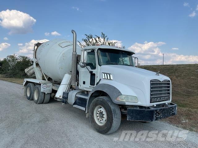 Mack GU813 Други