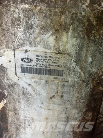 Mack LE613 Камиони за отпадъци