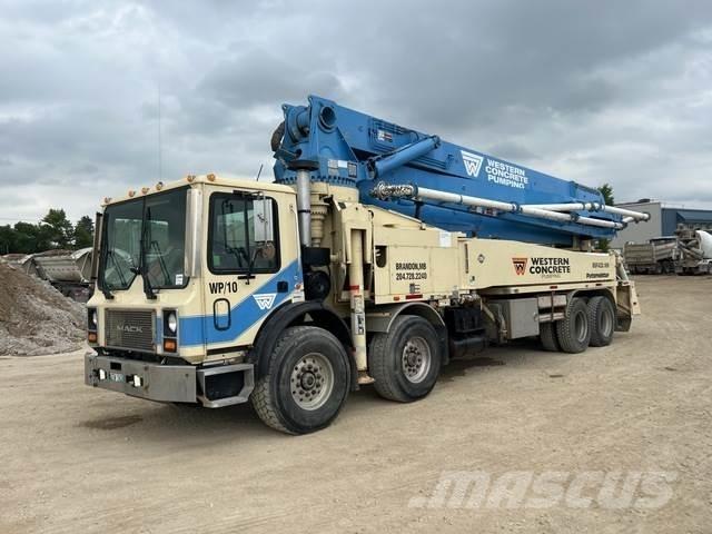 Mack MR Бетонопомпи
