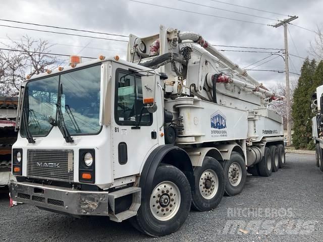 Mack MR688S Бетонопомпи
