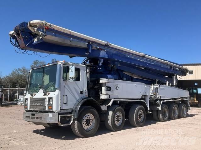 Mack MR688S Бетонопомпи
