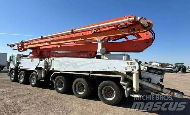Mack MR688S Бетонопомпи
