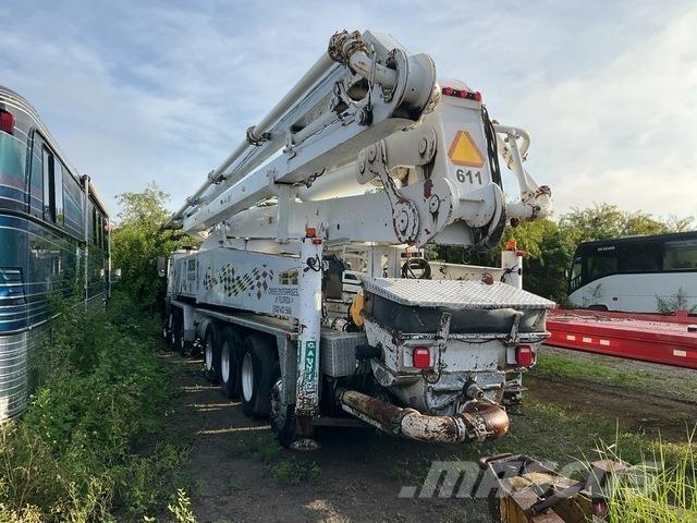 Mack MR688S Бетонопомпи
