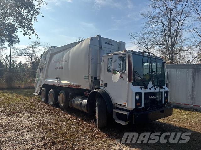 Mack MR688S Камиони за отпадъци