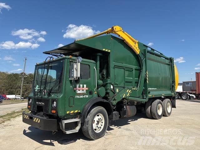 Mack MR690S Камиони за отпадъци