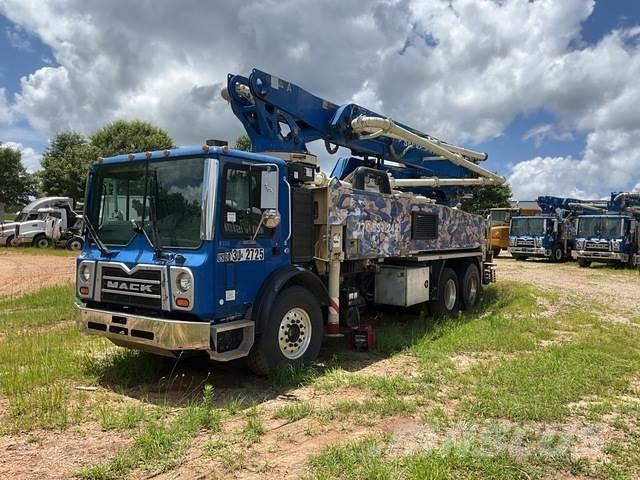 Mack MRU613 Бетонопомпи
