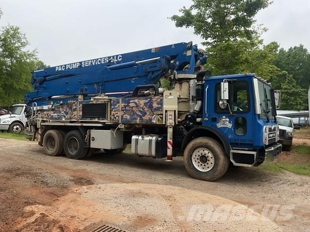 Mack MRU613 Бетонопомпи
