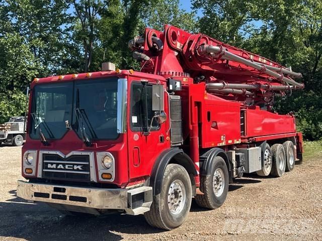 Mack MRU613 Бетонопомпи
