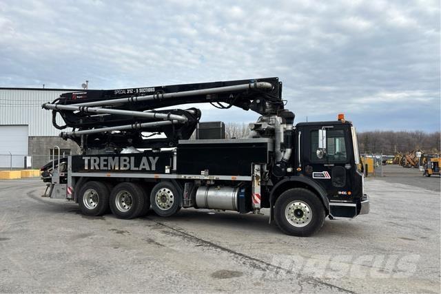 Mack MRU613 Бетонопомпи
