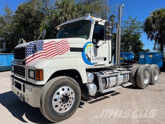 Mack Pinnacle Влекачи