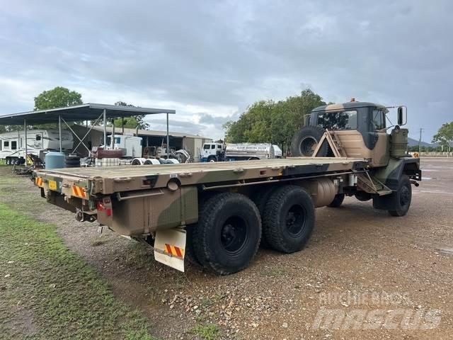 Mack R686T Бордови