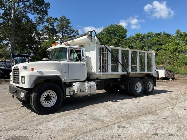 Mack RD600 Самосвал