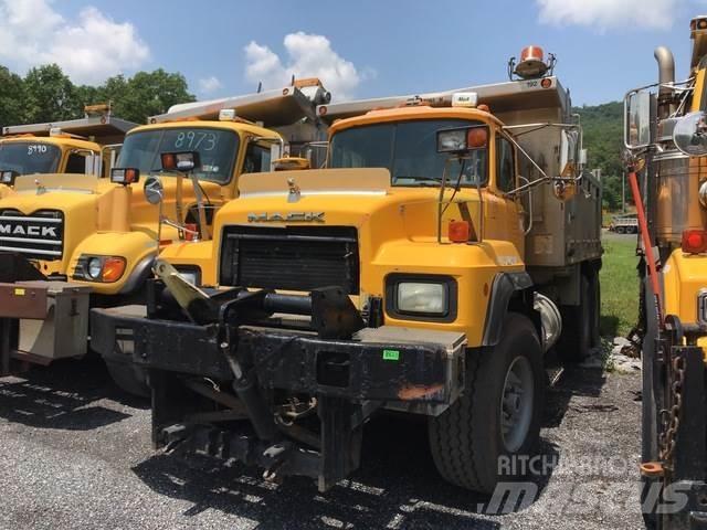 Mack RD600 Снегочистачки