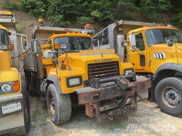 Mack RD600 Снегочистачки