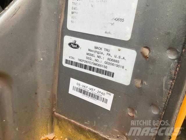 Mack RD600 Снегочистачки