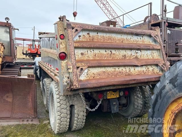 Mack RD688S Самосвал