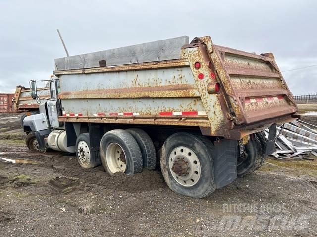 Mack RD688S Самосвал