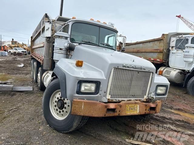 Mack RD688S Самосвал