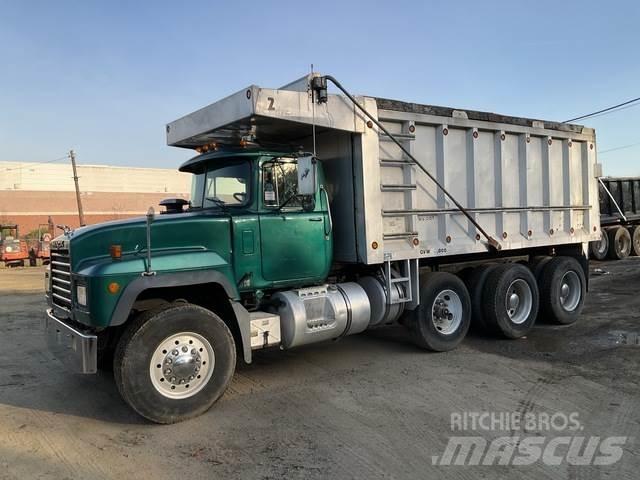 Mack RD688S Самосвал