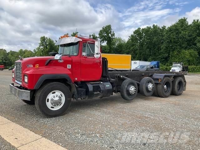 Mack RD688S Камиони със скипов подемник
