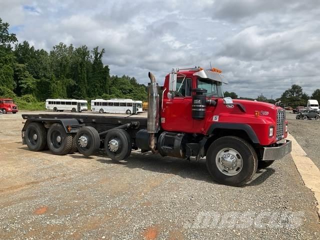 Mack RD688S Камиони със скипов подемник