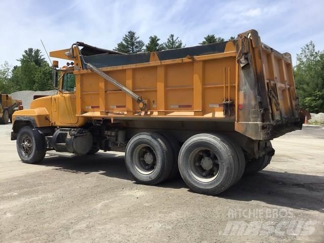 Mack RD688S Самосвал