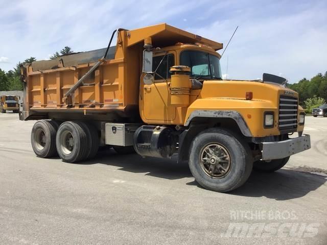 Mack RD688S Самосвал