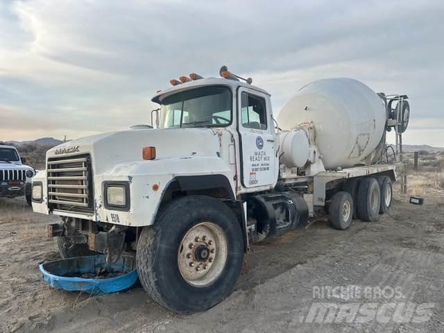 Mack RD690S Други
