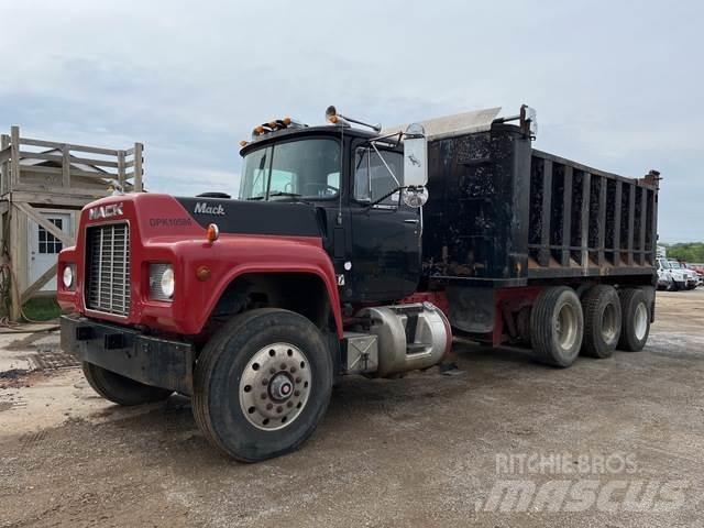 Mack RD690S Самосвал