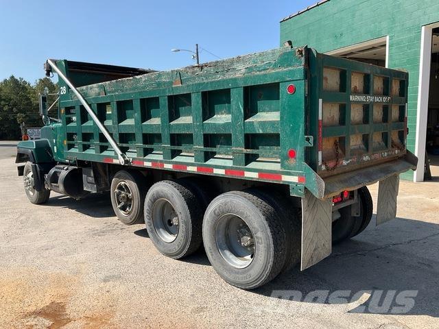 Mack RD690S Самосвал