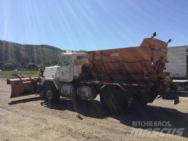 Mack RM6 Снегочистачки