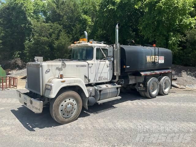 Mack RW613 Цистерни за вода
