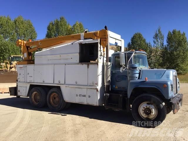 Mack U600 Общински/универсални превозни средства
