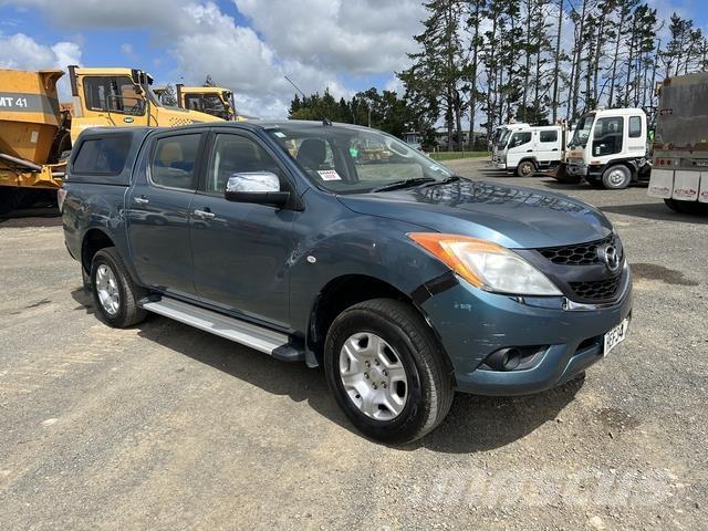 Mazda BT-50 Пикапи