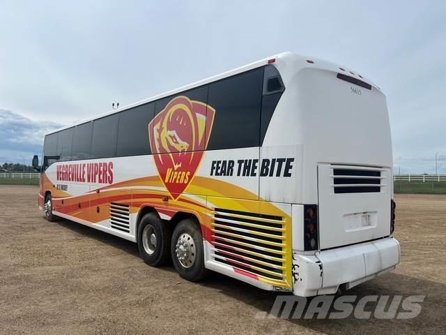 MCI J4500 Мини бусове
