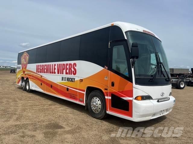 MCI J4500 Мини бусове