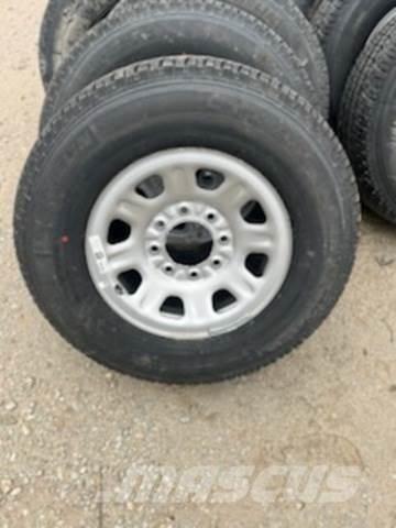 Michelin LTX Гуми
