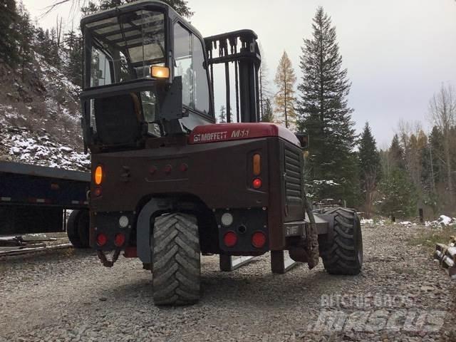 Moffett M55 Моторизирани високоповдигачи с открити платформи