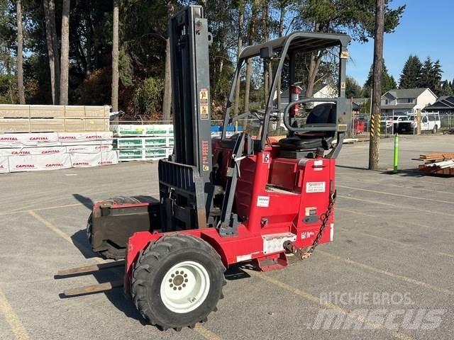 Moffett M5500 Моторизирани високоповдигачи с открити платформи